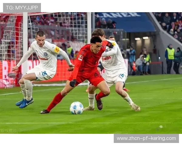 德甲拜仁中场短传流畅,攻势不断呈现的战术解码